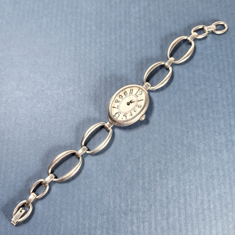 Marc Jacobs Analog Watch Oval Chain Link Stainless Steel MJ1006 Swiss
